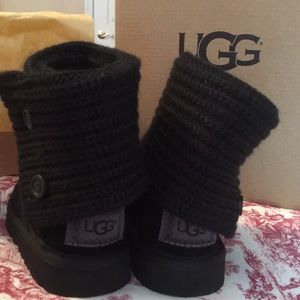 Kids/toddlers  Size 9 Ugg Knit boots